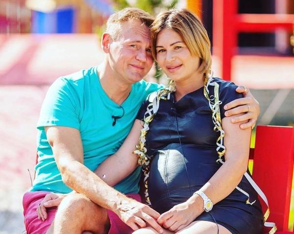 Ангелина Монах родила Степану Меньщикову «куколку»
