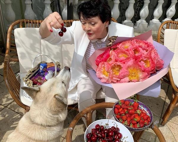 Алена Хмельницкая поздравила свою маму