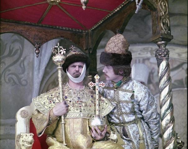 50 лет фильму «Иван Васильевич меняет профессию»: главные роли должны были сыграть Миронов, Никулин и Гвоздикова